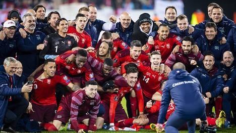 巴黎圣曼摩纳哥比分预测：联赛无忧战欧冠生死？恩里克轮换悬念待解