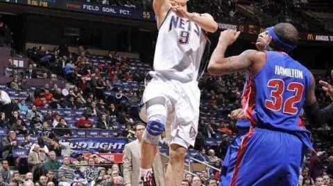 中国NBA现役球员盘点：2026赛季两人在联盟砥砺前行