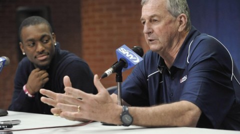 从疯狂三月到重返蜂巢肯巴沃克十五年篮球路未完待续